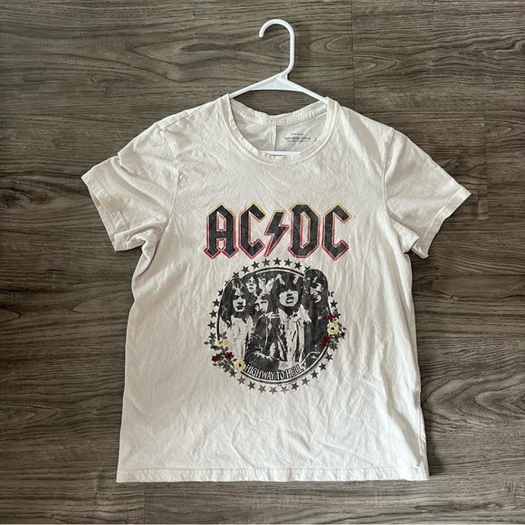 abercrombie and fitch (a&f) ACDC tee, size S, off white w/embroidered flowers - Picture 2 of 5